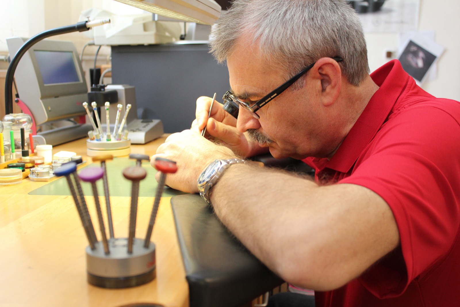Alexander Nagy in the watch workshop